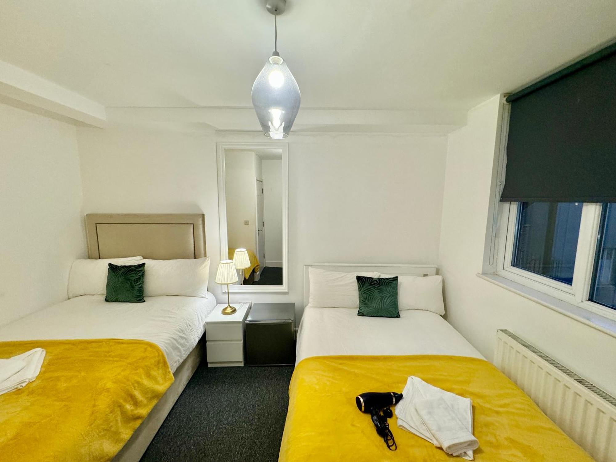Cosmopolitan Private Bedrooms Euston Station 123 * London