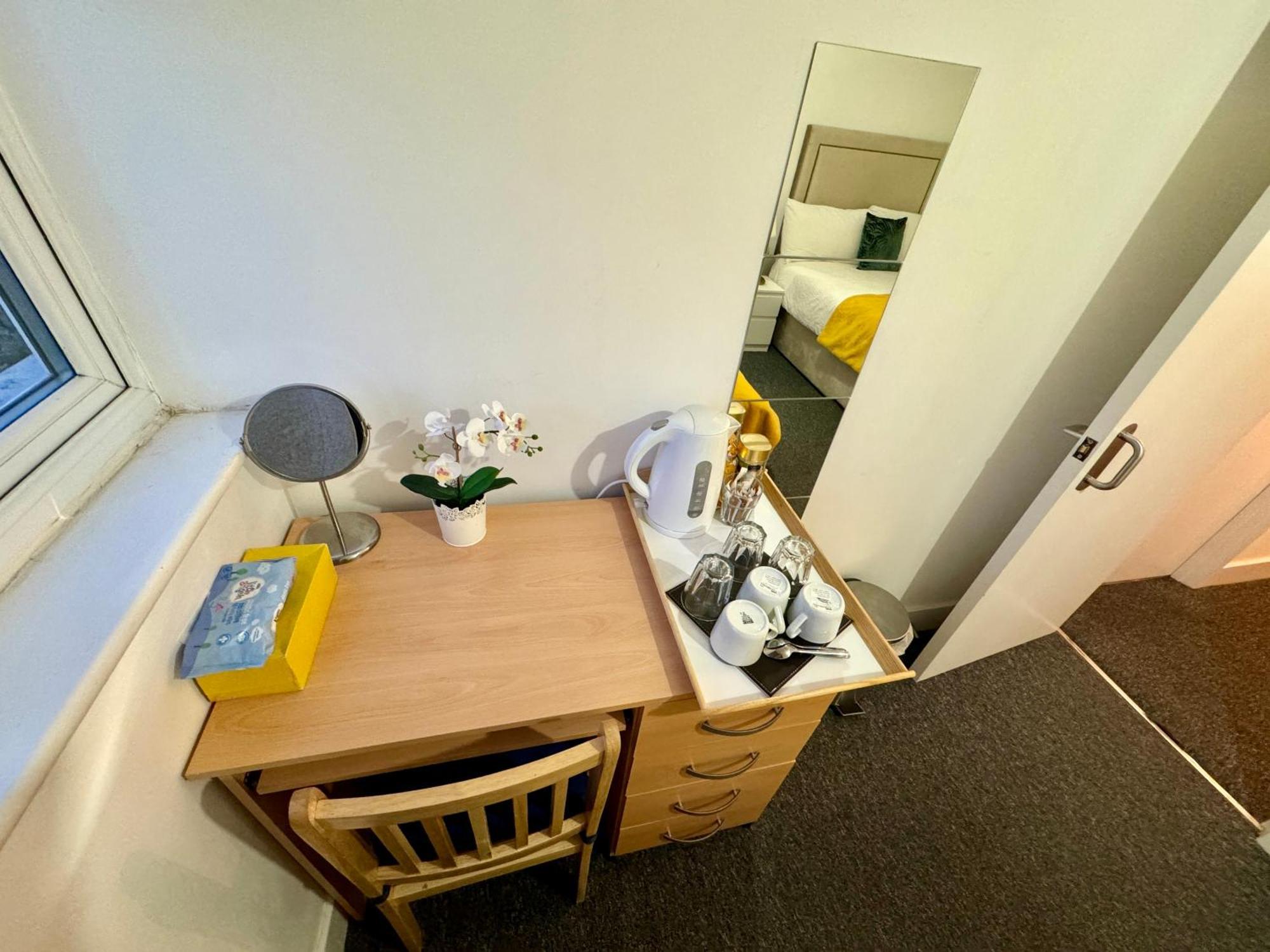 Cosmopolitan Private Bedrooms Euston Station 123 Homestay *